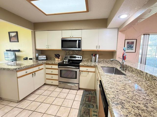 326 Vista Royale Drive, Palm Desert, CA 92211
