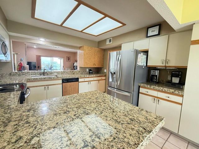 326 Vista Royale Drive, Palm Desert, CA 92211