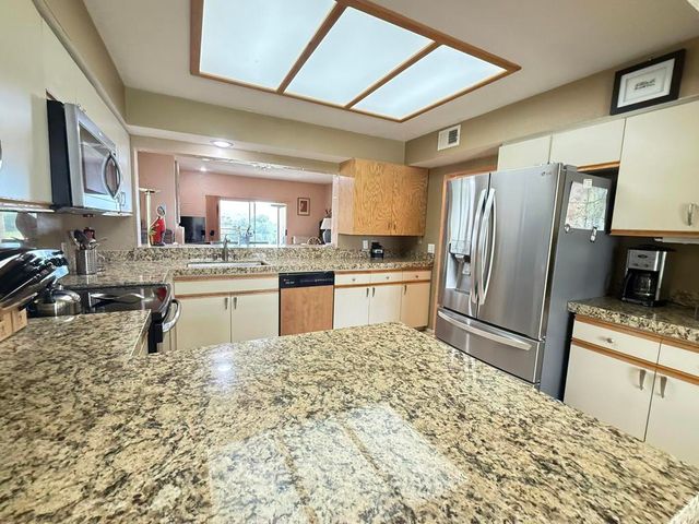 326 Vista Royale Drive, Palm Desert, CA 92211