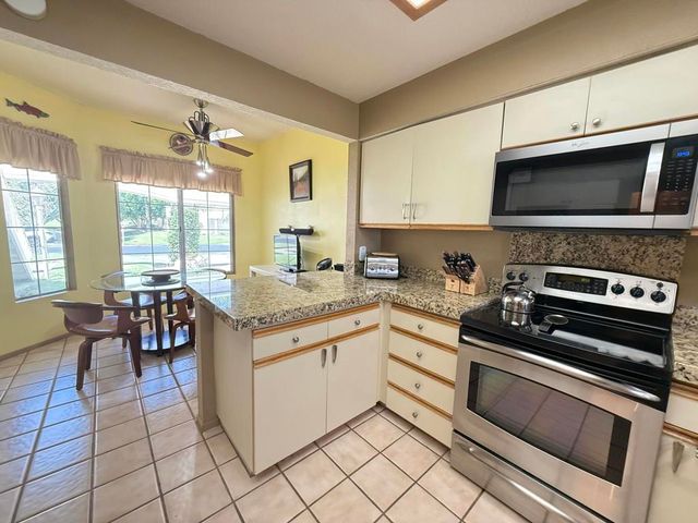 326 Vista Royale Drive, Palm Desert, CA 92211