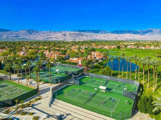 326 Vista Royale Drive, Palm Desert, CA 92211