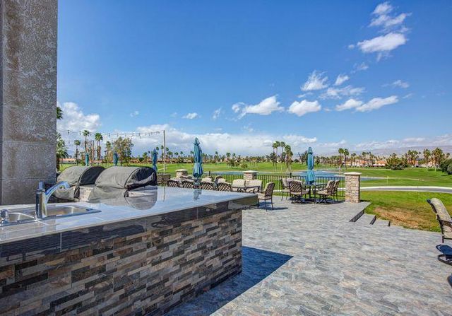 326 Vista Royale Drive, Palm Desert, CA 92211