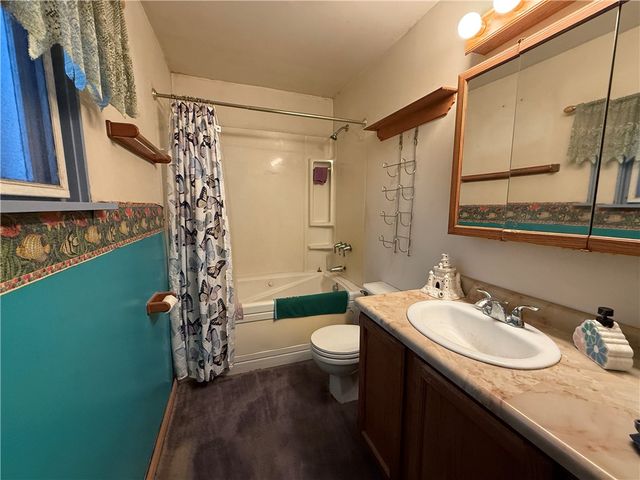 727 Thompson St, Turtle Creek, PA 15145