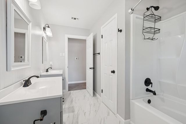713 Galbraith Ave, Kerrville, TX 78028