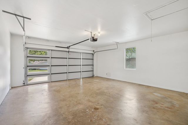 713 Galbraith Ave, Kerrville, TX 78028