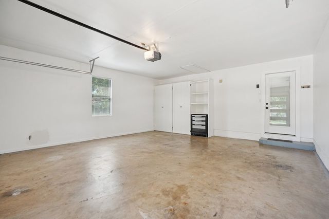713 Galbraith Ave, Kerrville, TX 78028