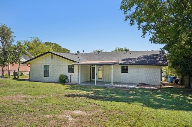 713 Galbraith Ave, Kerrville, TX 78028