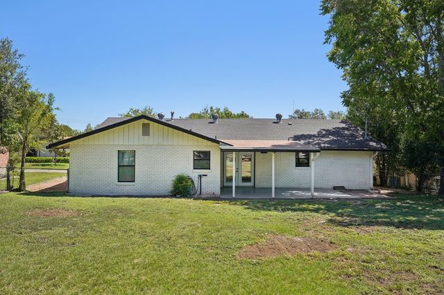713 Galbraith Ave, Kerrville, TX 78028