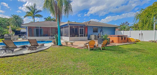 11400 Tara Dr, Plantation, FL 33325