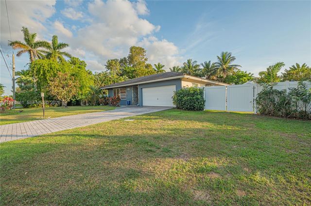 11400 Tara Dr, Plantation, FL 33325