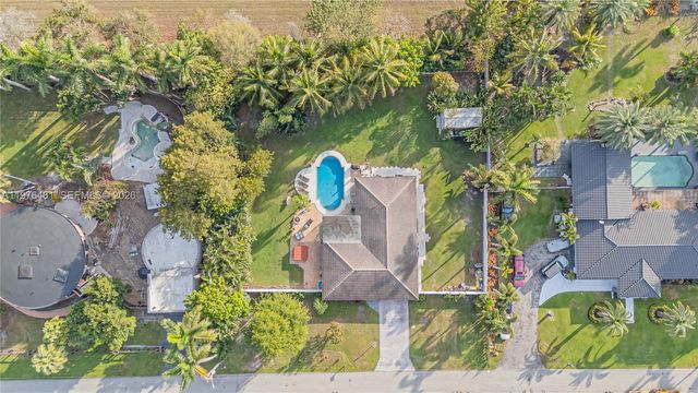 11400 Tara Dr, Plantation, FL 33325