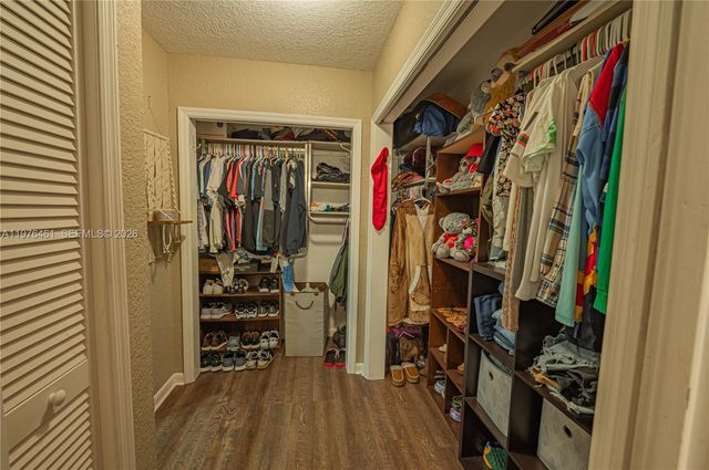 11400 Tara Dr, Plantation, FL 33325