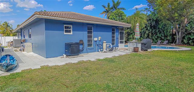 11400 Tara Dr, Plantation, FL 33325