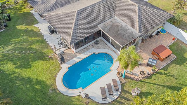 11400 Tara Dr, Plantation, FL 33325