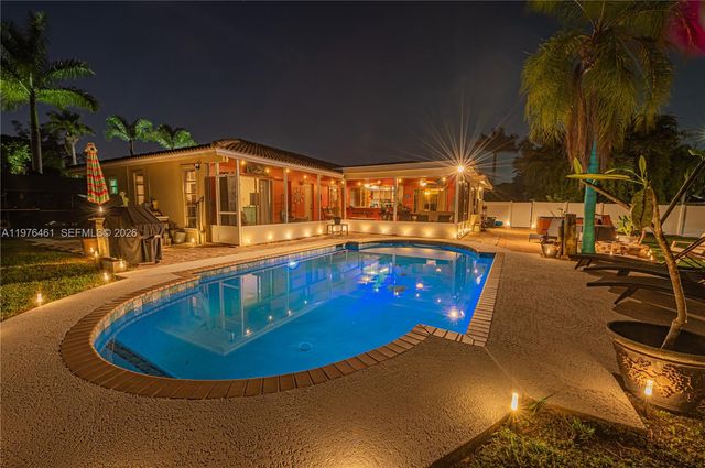 11400 Tara Dr, Plantation, FL 33325