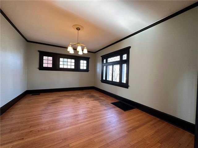 1615 Main Street, Lexington, MO 64067