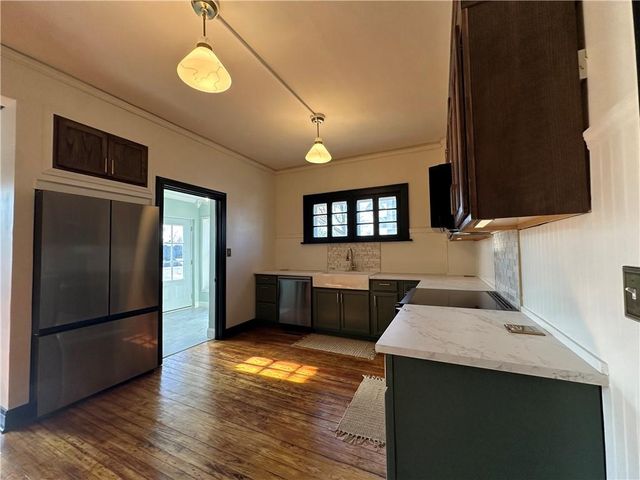 1615 Main Street, Lexington, MO 64067