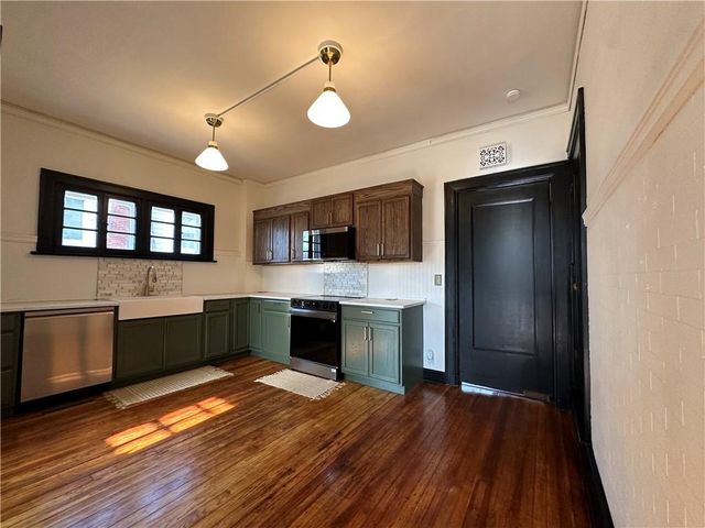 1615 Main Street, Lexington, MO 64067