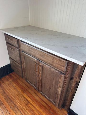 1615 Main Street, Lexington, MO 64067