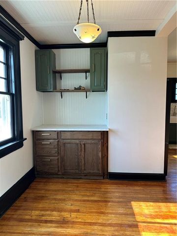 1615 Main Street, Lexington, MO 64067