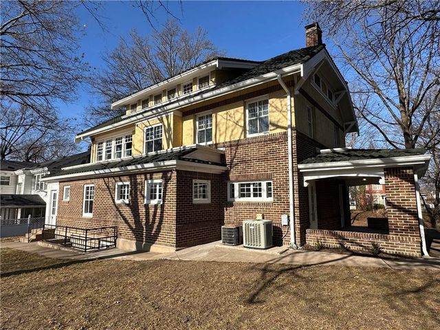 1615 Main Street, Lexington, MO 64067