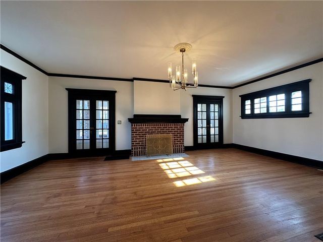 1615 Main Street, Lexington, MO 64067