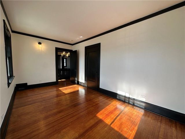 1615 Main Street, Lexington, MO 64067