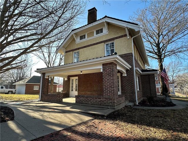 1615 Main Street, Lexington, MO 64067