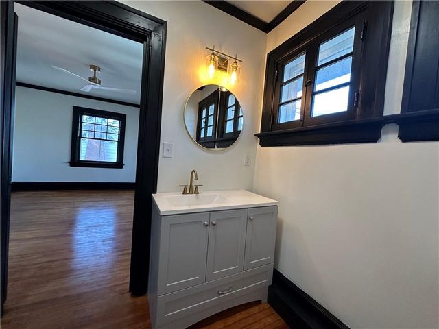 1615 Main Street, Lexington, MO 64067