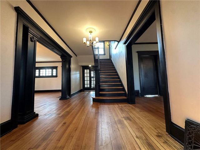 1615 Main Street, Lexington, MO 64067