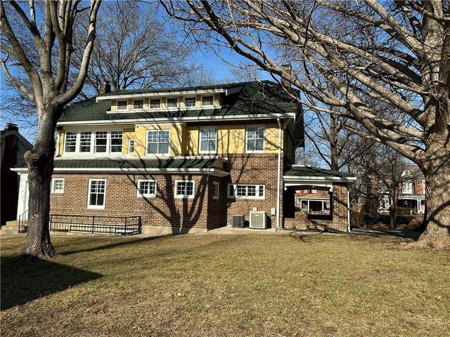 1615 Main Street, Lexington, MO 64067