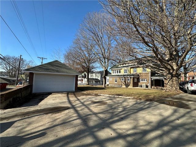 1615 Main Street, Lexington, MO 64067