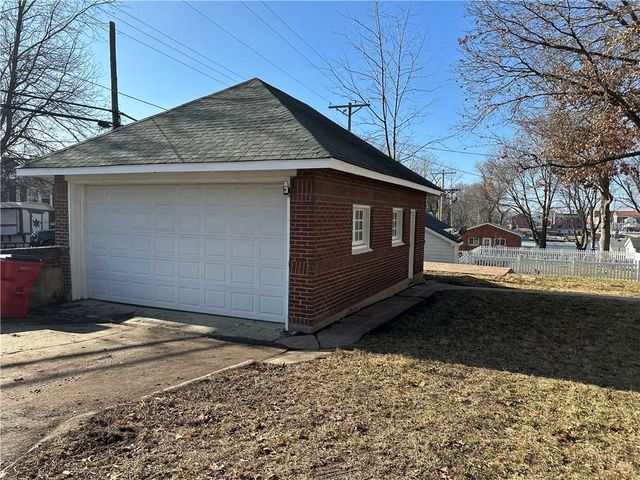 1615 Main Street, Lexington, MO 64067