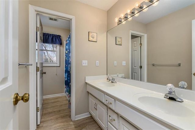 1300 NE 93rd Terrace, Kansas City, MO 64155