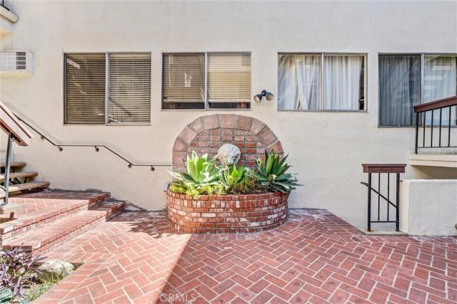 1840 Camden, Los Angeles, CA 90025