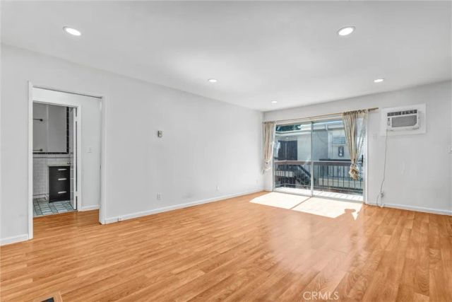 1840 Camden, Los Angeles, CA 90025