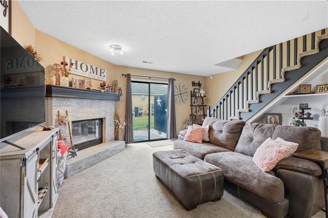 512 NE Brookwood Circle D, Blue Springs, MO 64014