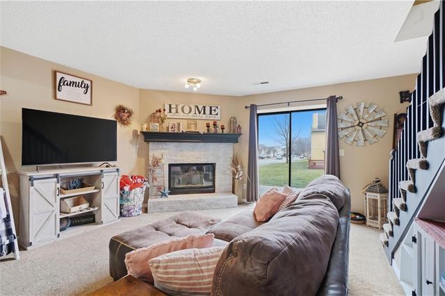 512 NE Brookwood Circle D, Blue Springs, MO 64014