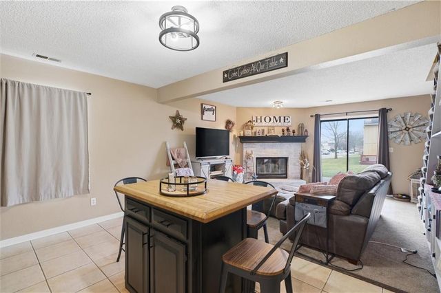 512 NE Brookwood Circle D, Blue Springs, MO 64014