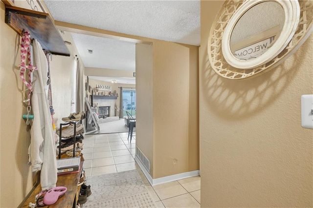 512 NE Brookwood Circle D, Blue Springs, MO 64014