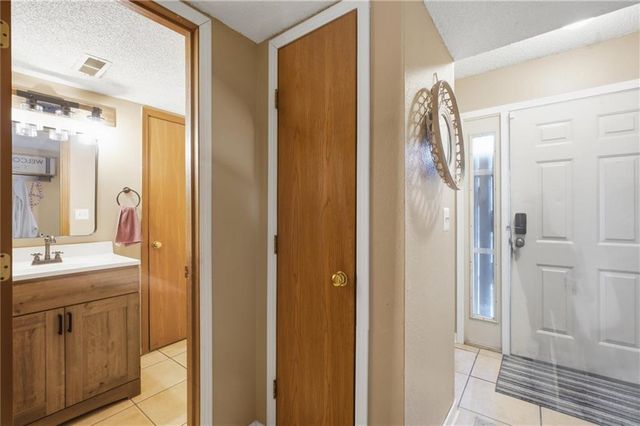 512 NE Brookwood Circle D, Blue Springs, MO 64014