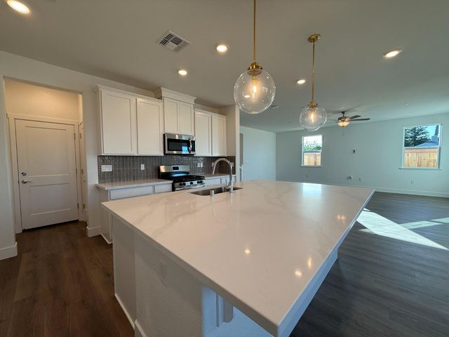 10100 Pixley Ct, Roseville, CA 95747