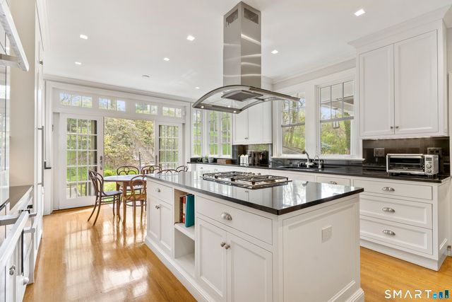 215 Ocean Drive West, Stamford, CT 06902