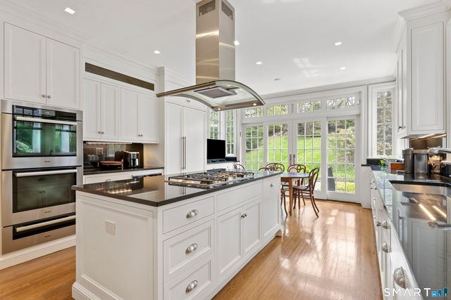 215 Ocean Drive West, Stamford, CT 06902