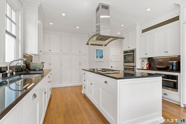 215 Ocean Drive West, Stamford, CT 06902