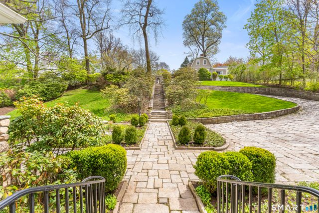 215 Ocean Drive West, Stamford, CT 06902