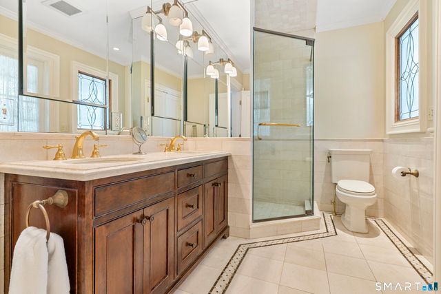215 Ocean Drive West, Stamford, CT 06902