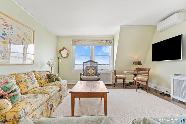 215 Ocean Drive West, Stamford, CT 06902