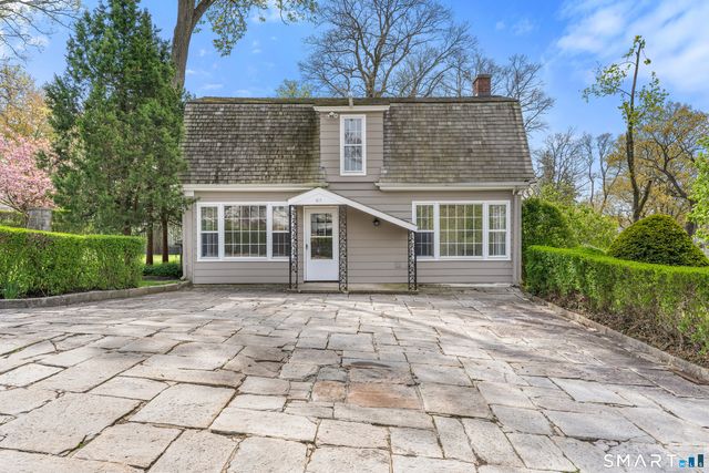 215 Ocean Drive West, Stamford, CT 06902