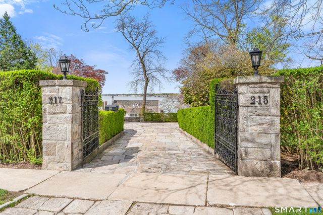 215 Ocean Drive West, Stamford, CT 06902